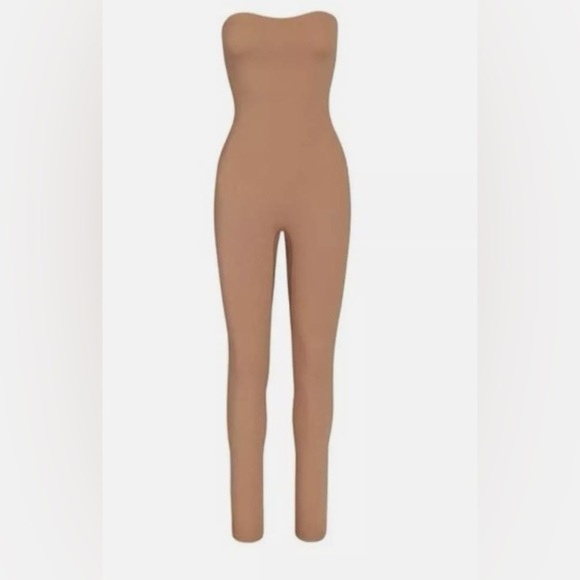 NWT SKIMS Tan Full Body Shapewear with Seamless Design Compression Effect XXS - Picture 4 of 5
